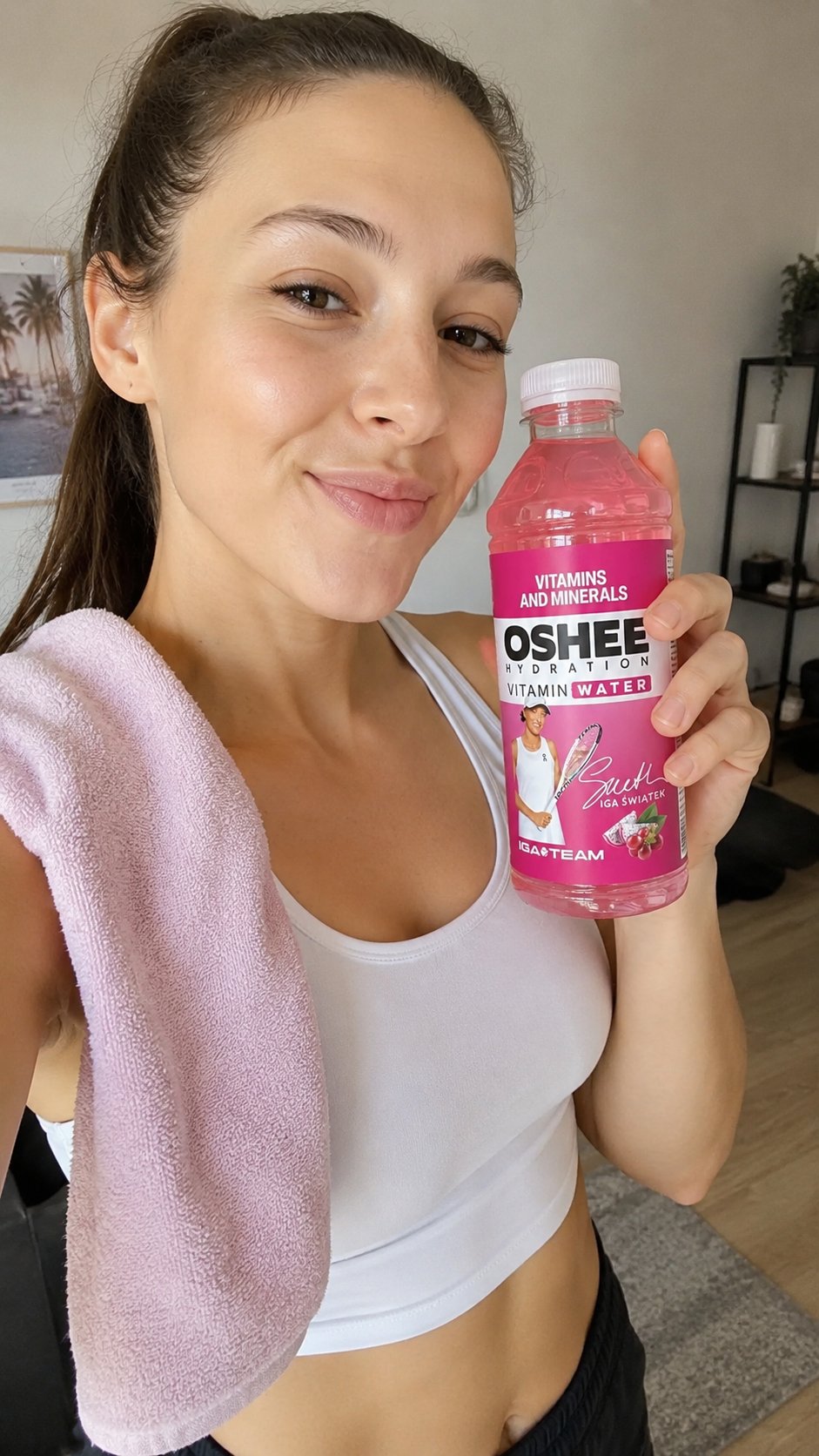 Oshee vitamin water różowy — kreacja UGC AI
